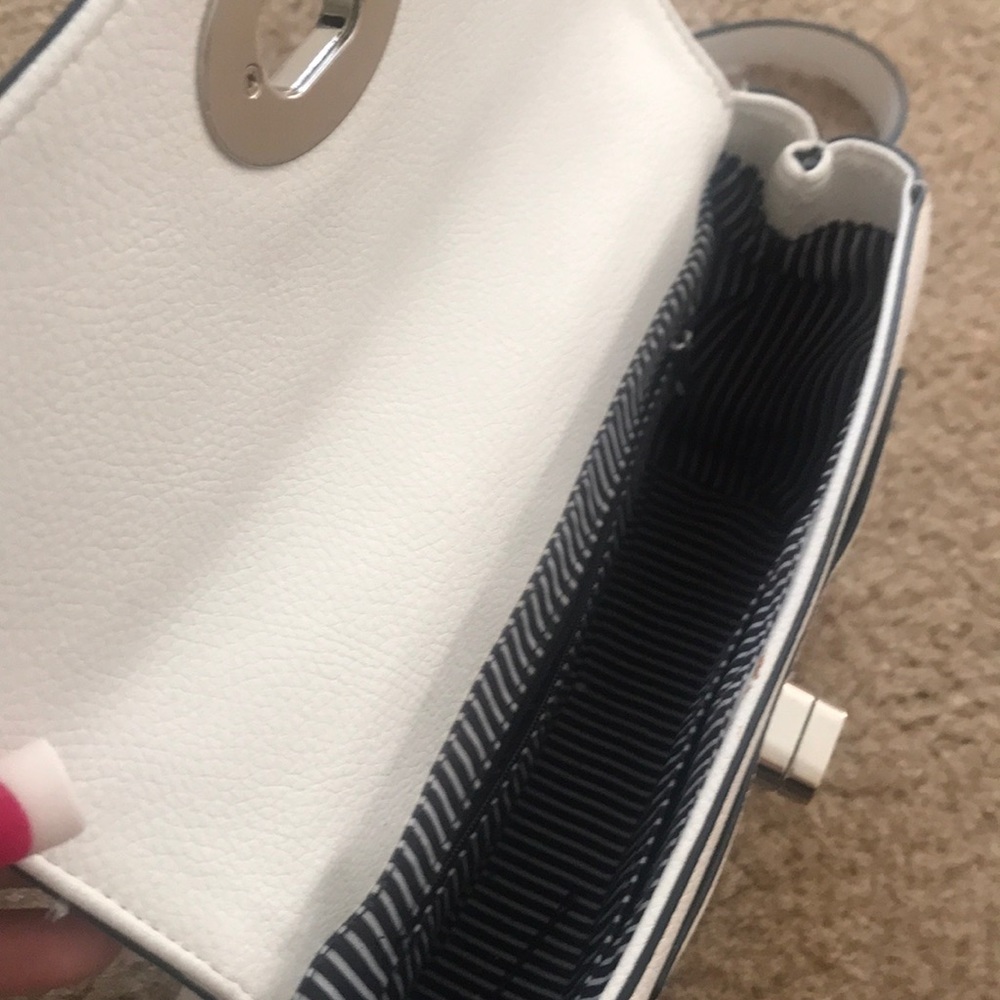 Purse - Picture 3 of 4